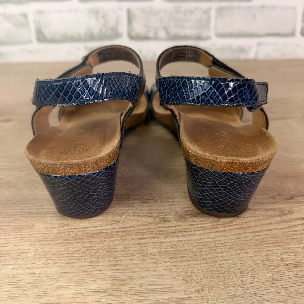 Vionic Rest Larrun Wedge Sandal Snakeskin Blue Womens 7